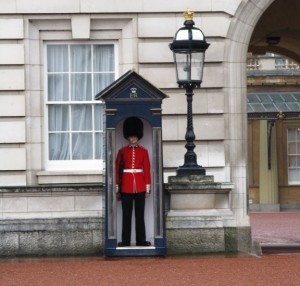 buckingham palace guard