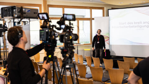 livestream crew